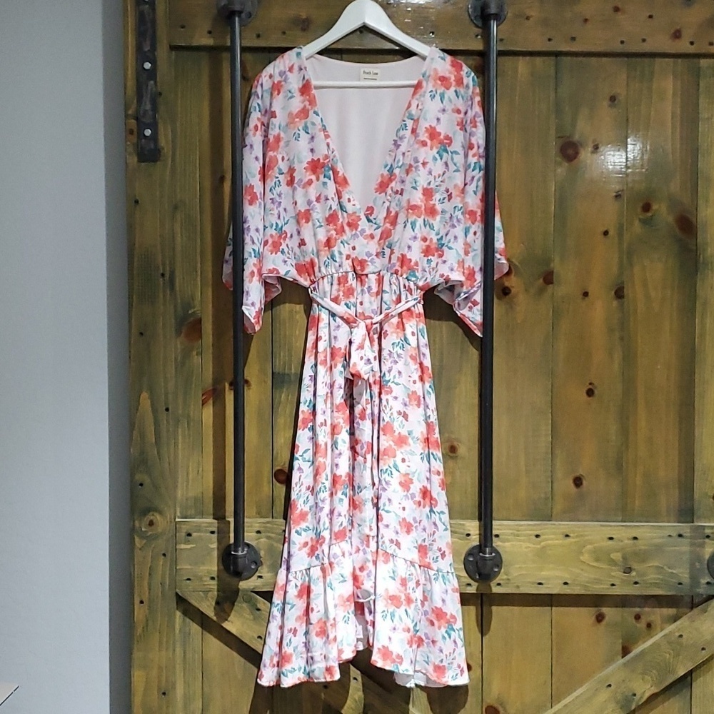 PEACH LOVE CALIFORNIA FLOWY FLIRTY FLORAL DRESS SIZE SMALL